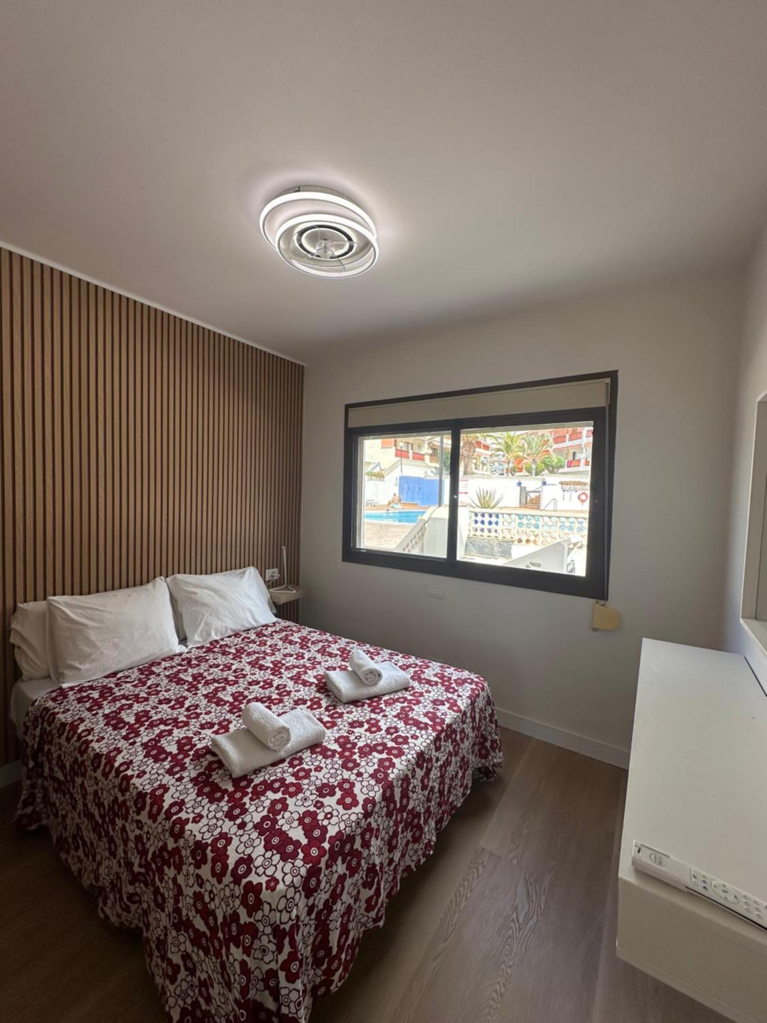 En Playa Las Vistas. Veramar. Free Parking, Pool! Лос Кристианос Экстерьер фото