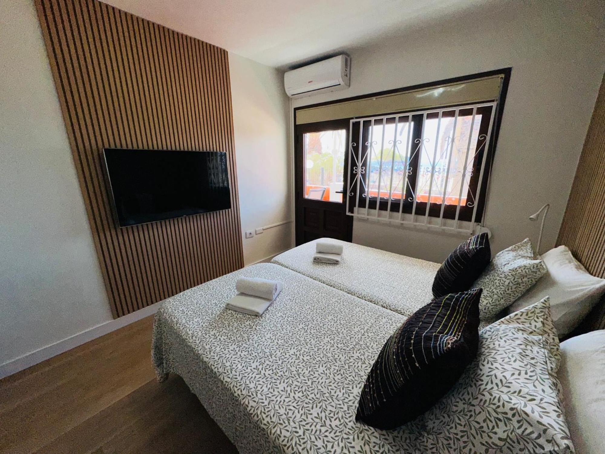 En Playa Las Vistas. Veramar. Free Parking, Pool! Лос Кристианос Экстерьер фото